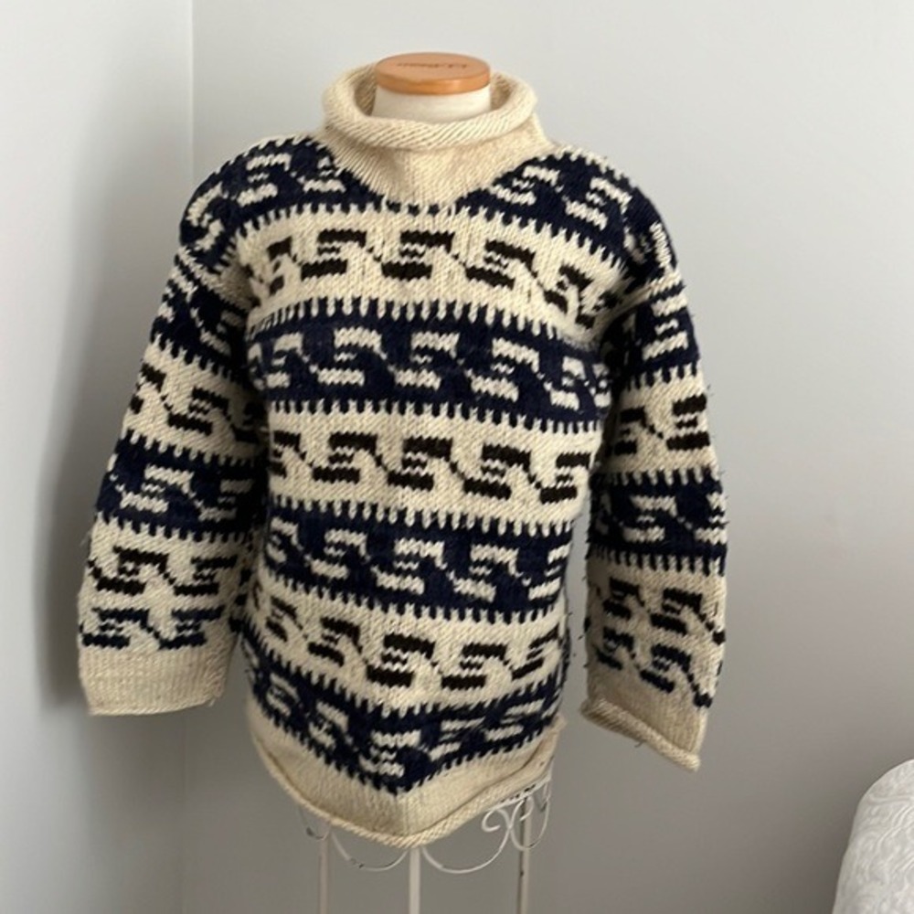 Vintage Rey Wear 100% Wool Ecuador Hand Made Sweater XL Chunky Nordic Roll Neck